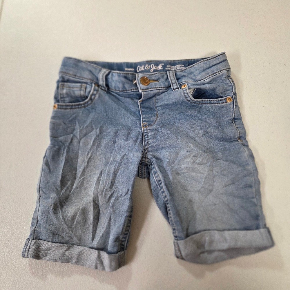 Cat & Jack Girls Bermuda Shorts Light Wash Ultimate Stretch Denim Size M 7/8